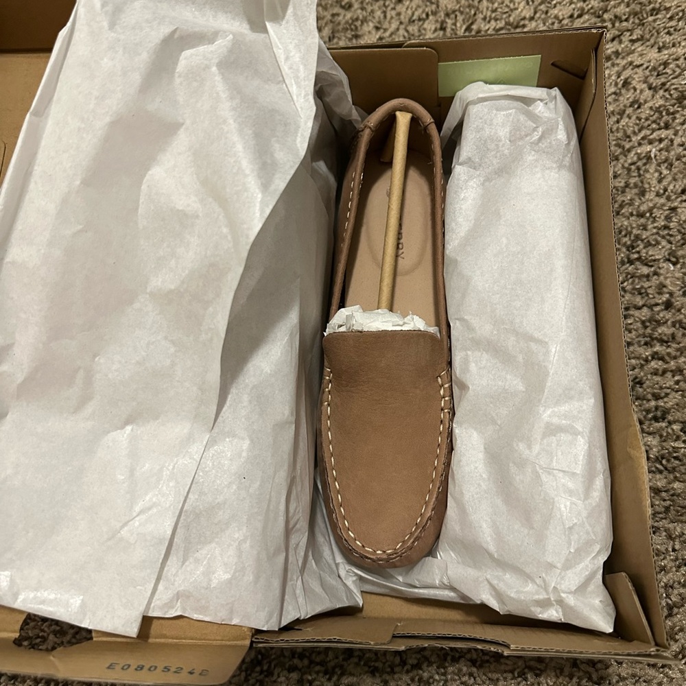 NWT Women’s Sperry Loafers